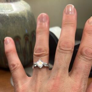 Elegant Silver and Gold Women's Ring